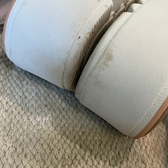 Clarks Women's size 6 1/2 dusty rose Blush Sandals with Velcro at ankle - Picture 16 of 16